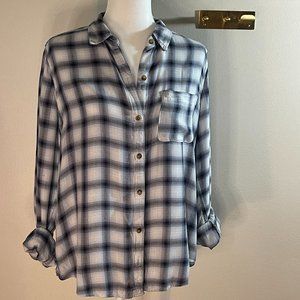 American Eagle lightweight flannel women's shirt